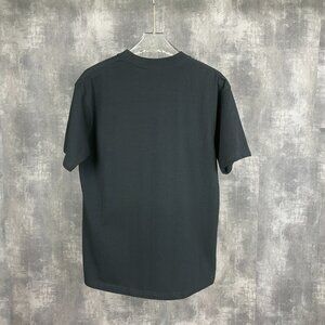 Gray short-sleeved T-shirt